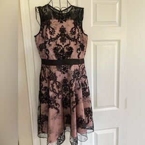 Beautiful cocktail dress! Size 8
